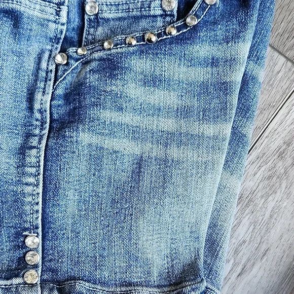 PLATINUM PLUSH Women's Blue Embellished Jean Shorts - Picture 4 of 7